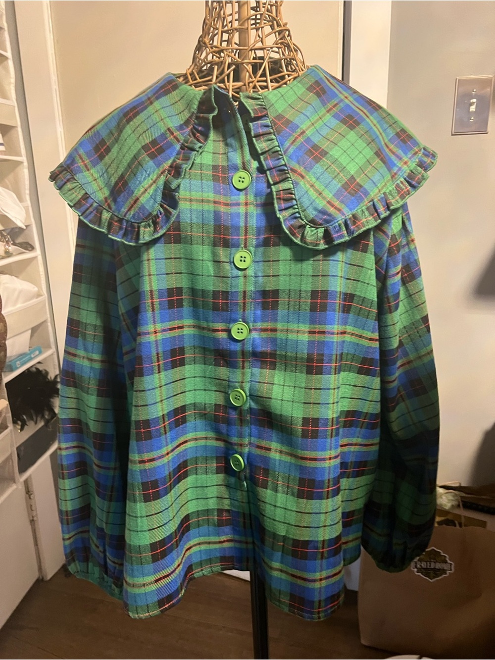 Green Plaid Ruffled Collar Button-Up blouse